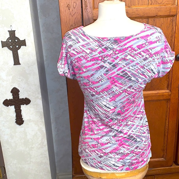 ⭐️Like NEW⭐️CHAUS💕Flattering V-Neck Top in Small - Picture 3 of 11